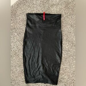 SPANX Black Sleek Pencil Skirt
